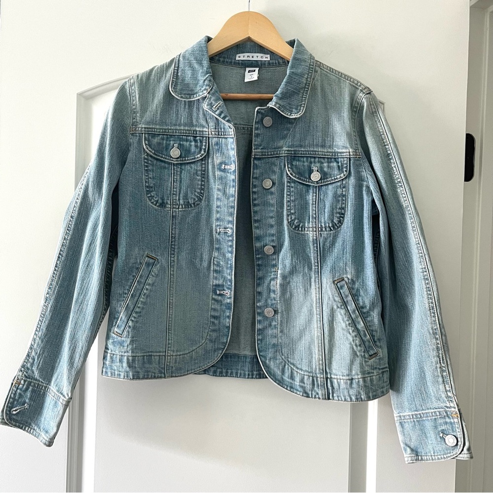 Gap Jean Jacket in Stretch Denim (size S)